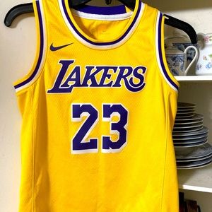 Lebron James jersey youth size small